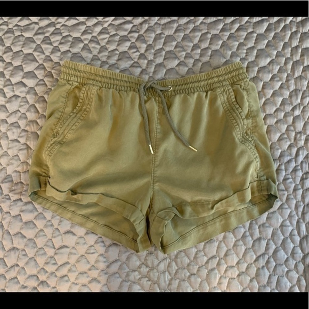 H&M Divided Army Green Shorts